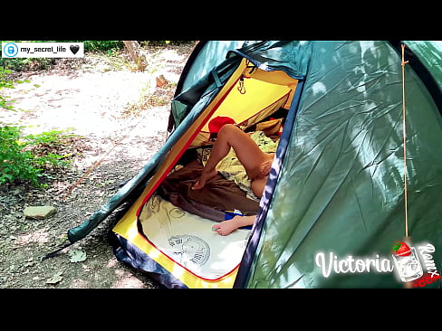❤️ Difilmkan di kamera Pria brengsek yang bersemangat dari Orang Asing di dalam tenda ️ Seks berkualitas pada kami ️❤