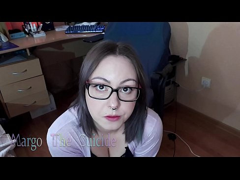 ❤️ Sexy Girl with Glasses Sucks Dildo Deeply on Camera ️ Seks berkualitas pada kami ️❤
